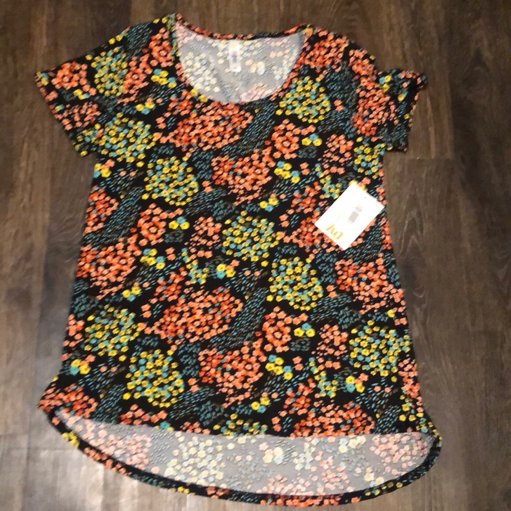 LuLaRoe BNWT XS Floral Classic Tee